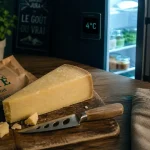 Peut on manger du comté enceinte : quartier affiné 4 mois, croûte retirée, lait cru